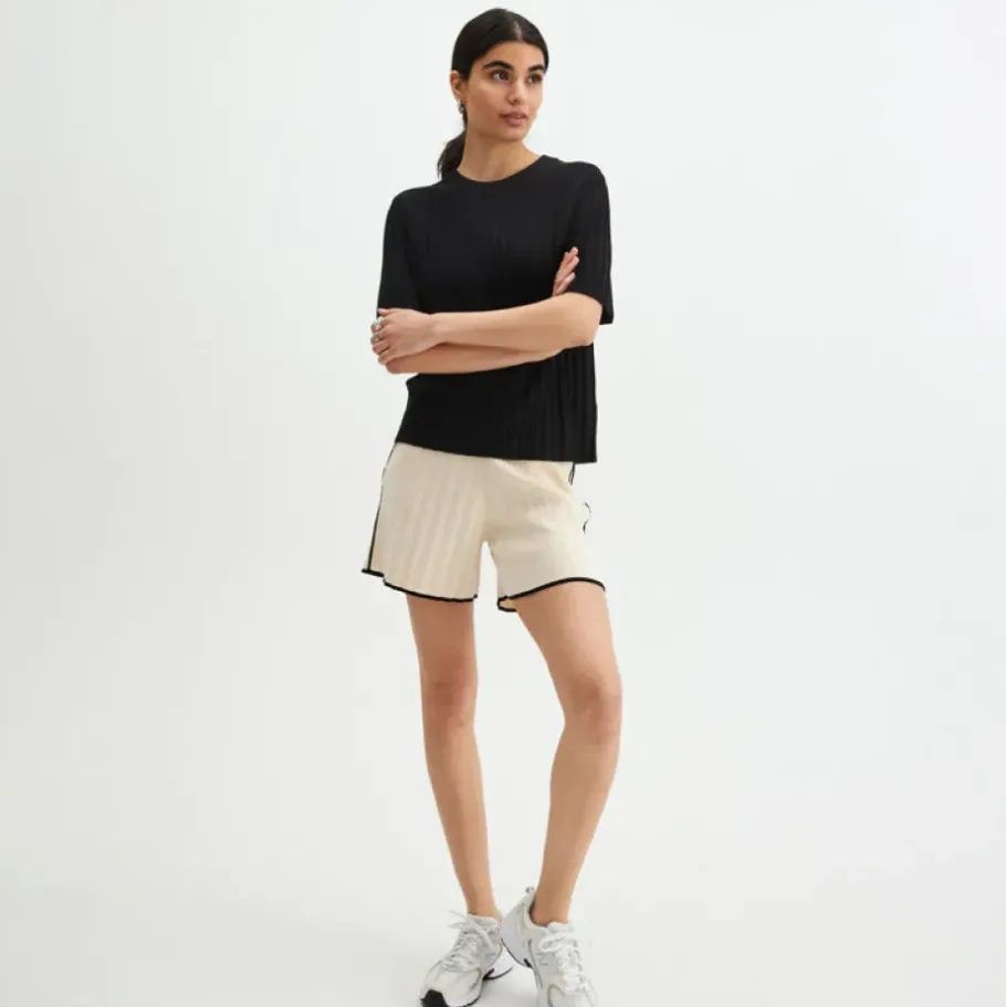 Dam Pierre Robert Finstickad T-Shirt