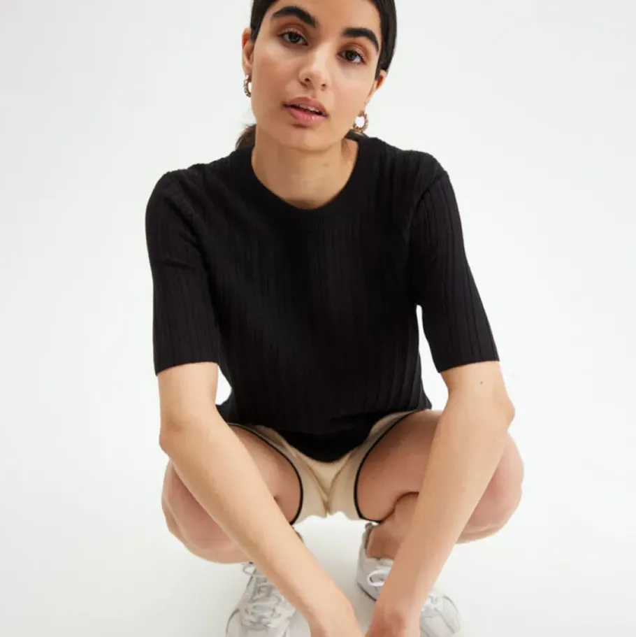 Dam Pierre Robert Finstickad T-Shirt